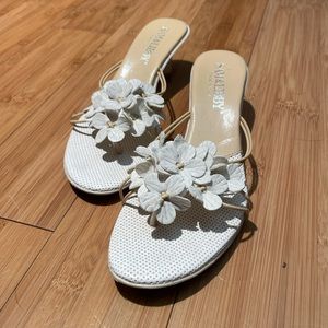 Sam & Libby White Flowers Sandal Kitten Heel